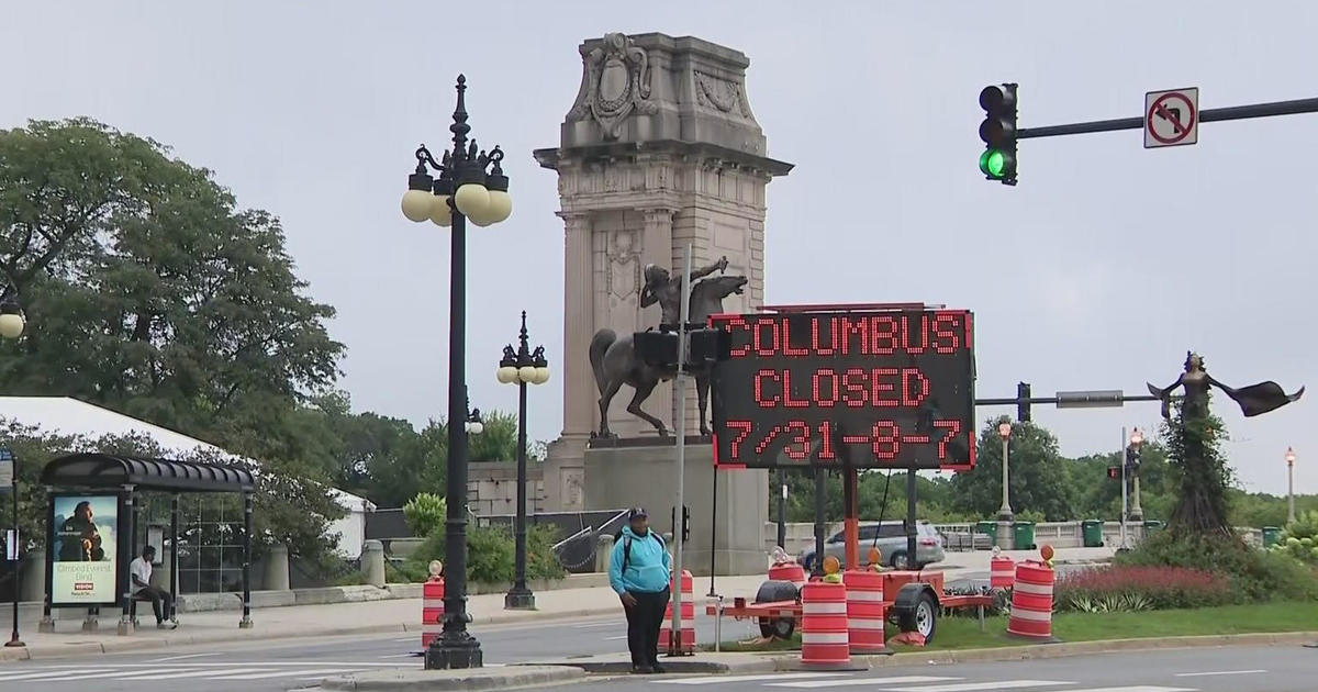 Street closures underway ahead of Lollapalooza in Grant Park - CBS