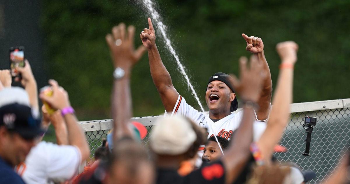 Maryland Gov. Wes Moore a 'guest splasher' during Orioles' Sunday