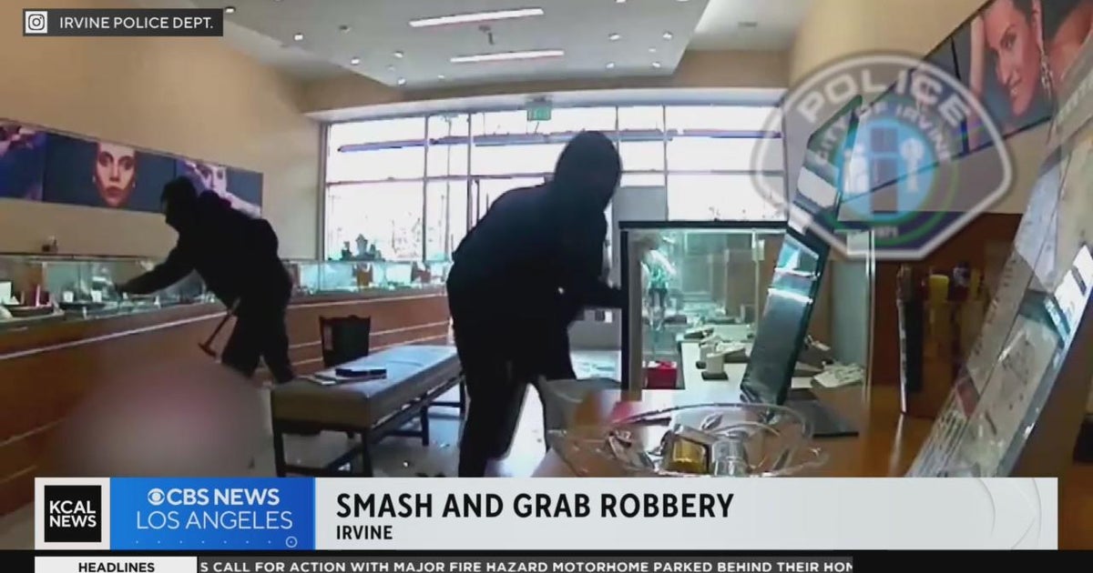 Brazen smash and grab caught on tape in Irvine; suspects make of with ...