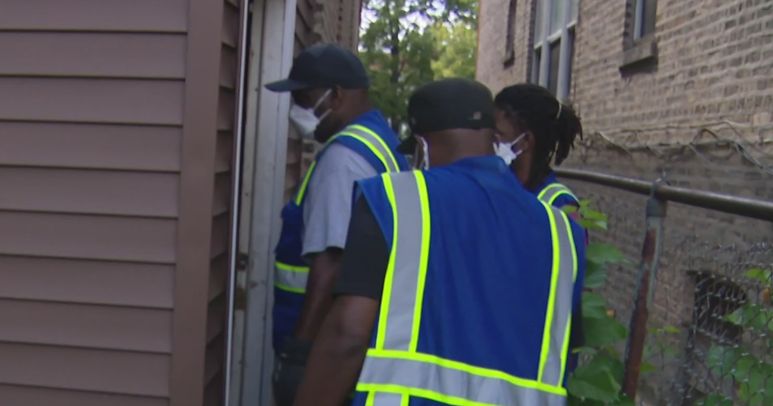 One month after storm inundates Chicago with floods volunteers step up on West Side One month after storm inundates Chicago with floods volunteers step up on West Side