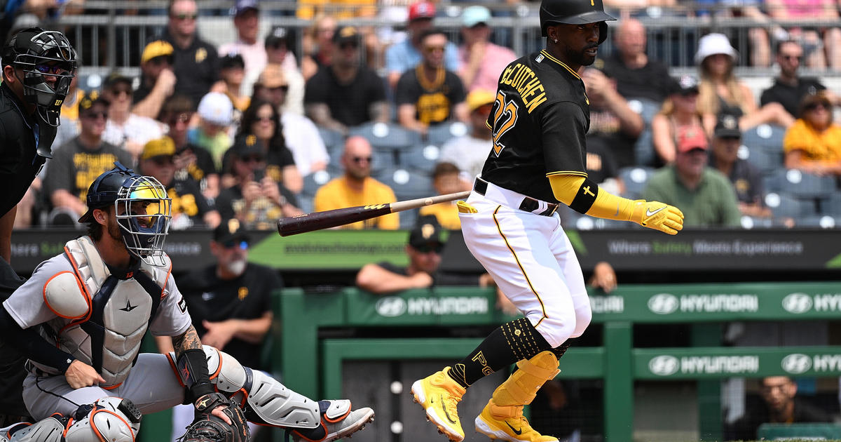 Ke'Bryan Hayes' 2-run homer in the 8th inning sends the Pirates to 6-3 win  over the Royals