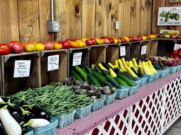 fruit-stand.jpg 