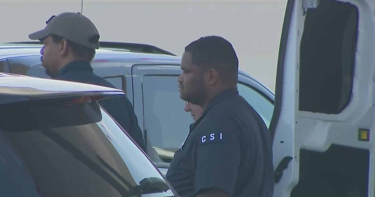 Off-duty security guard shot, killed at Lansing gas station - CBS Chicago