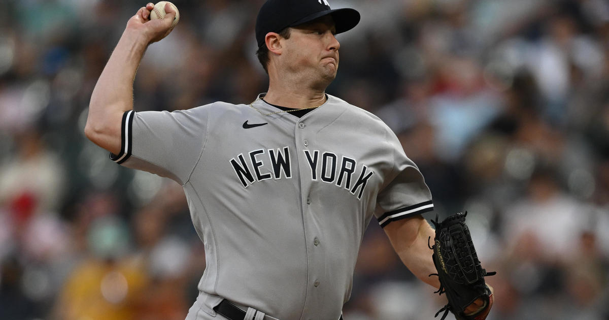 Yankees fail to get a big hit all night, fall to White Sox - CBS