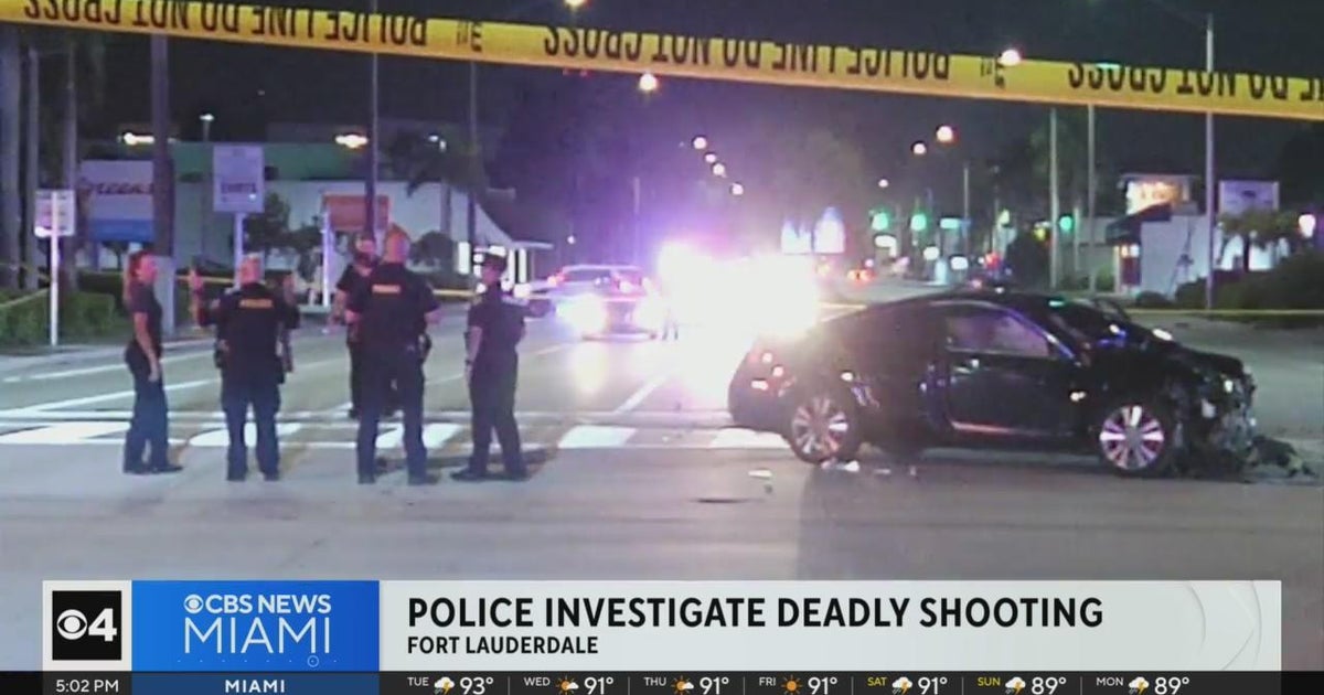 Car riddled with bullets crashes in Fort Lauderdale, one dead - CBS Miami