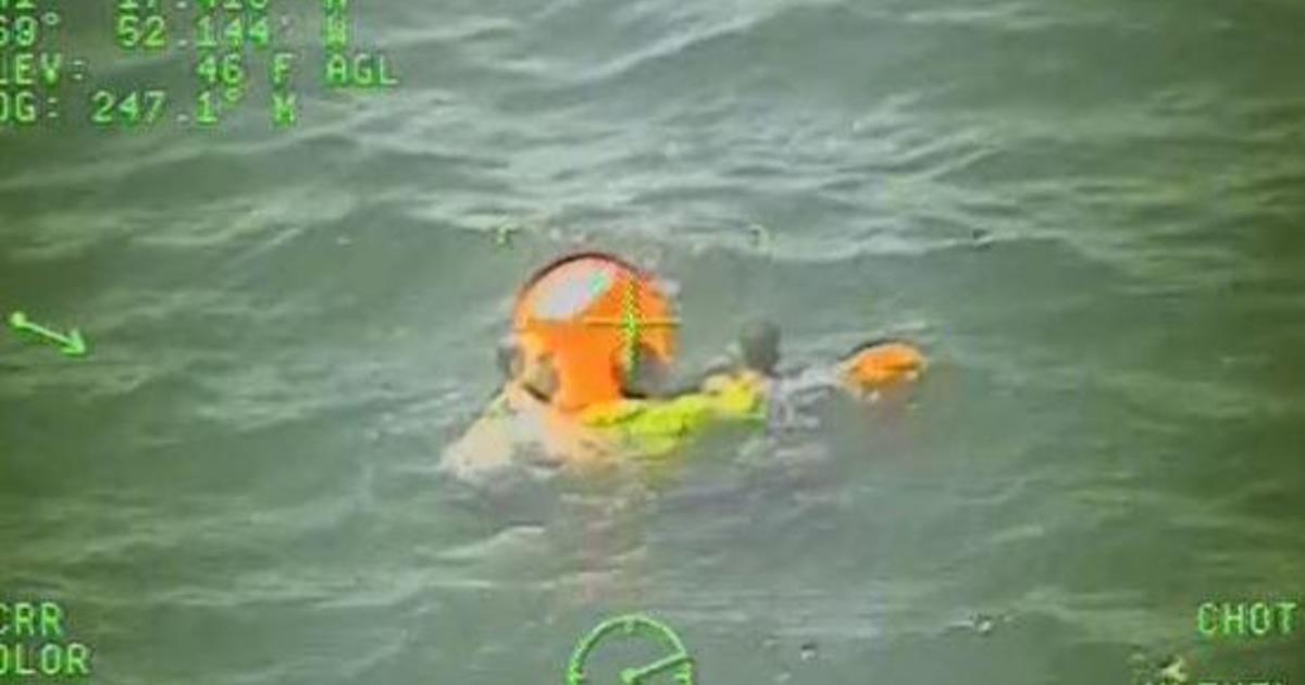 Dramatic video shows 3 fishermen clinging to buoy off Nantucket