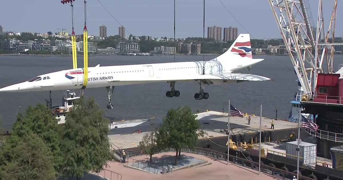 See It: British Airways Concorde supersonic jet removed from Intrepid Sea,  Air & Space Museum for restoration - CBS New York