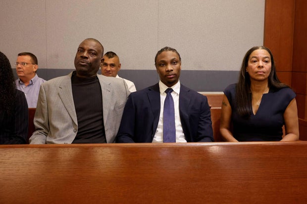 Former Raiders player Henry Ruggs, center, waits in court for a hearing at the Regional Justice Center in Las Vegas Tuesday, May 2, 2023.