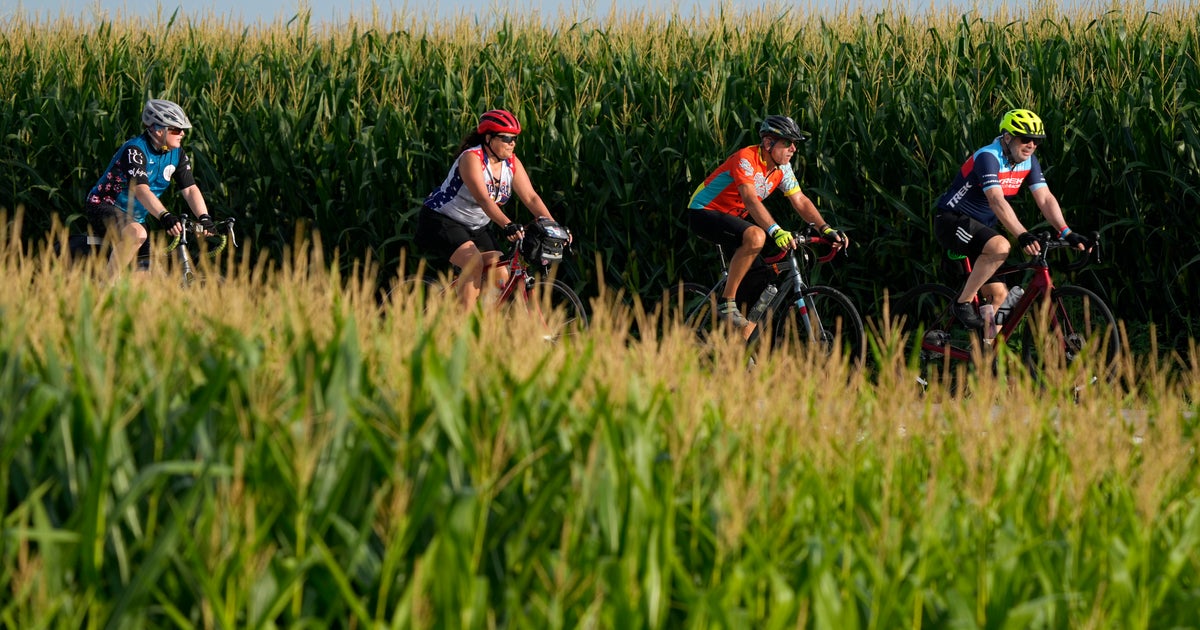 Pedaling beats polarization in a huge, crossIowa bike ride CBS Minnesota