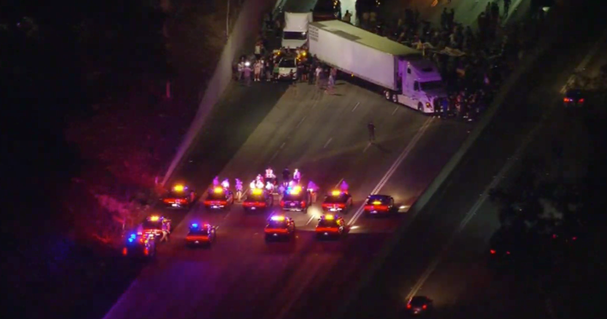 Protesters use big rig, cars to block SR-134, I-5 interchange in ...