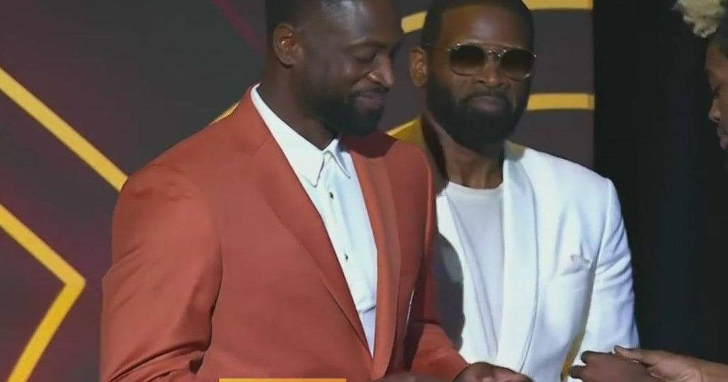 Dwyane Wade officially in the Corridor of Fame, presented by Allen Iverson Dwyane Wade officially in the Corridor of Fame, presented by Allen Iverson