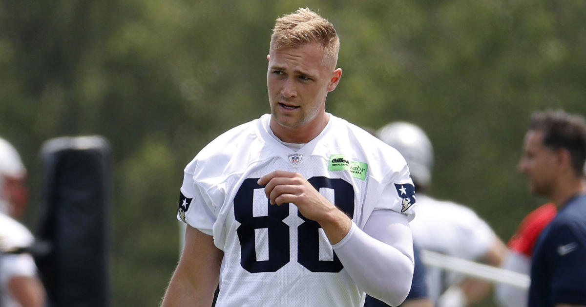 Tight End Mike Gesicki meets with the media