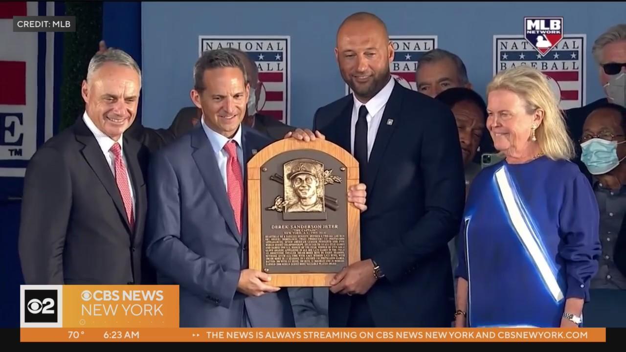 Derek Jeter offers Yankees advice during Old-Timers' Day debut