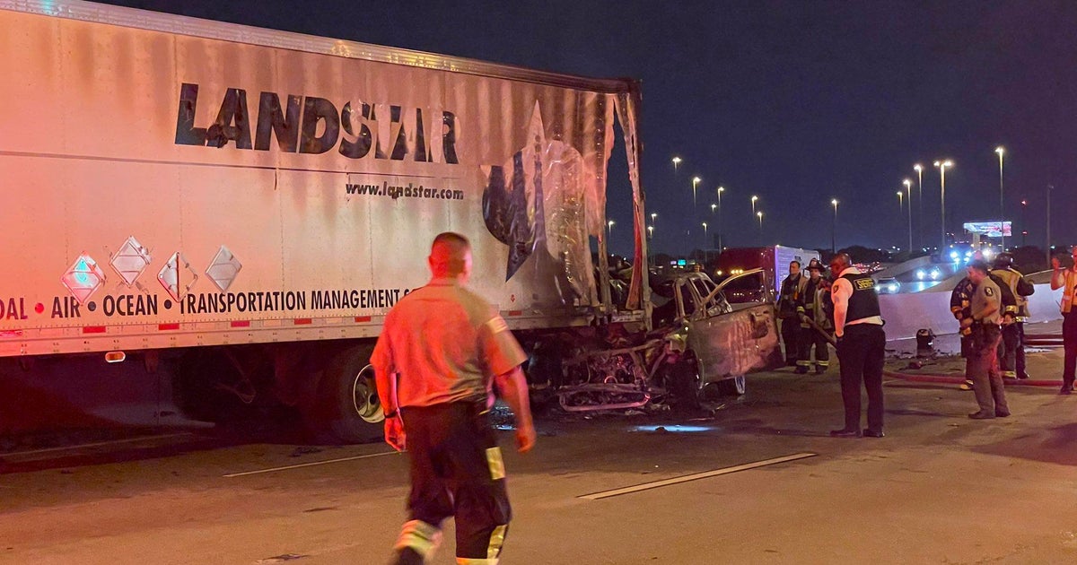 One person critically injured in fiery crash on Dan Ryan Expressway ...