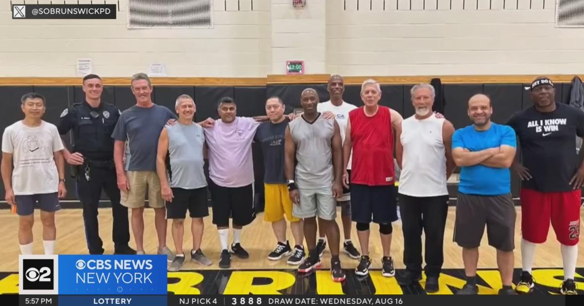 New Jersey basketball team helps save teammate who collapsed - CBS