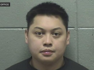Chicago police officer faces sex assault, child porn charges - CBS ...