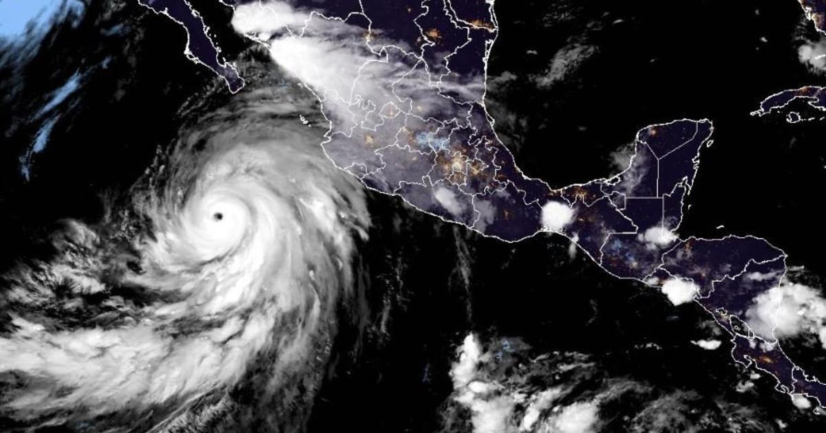 Ураганът Хилари се засили до категория 4 по пътя си към Южна Калифорния