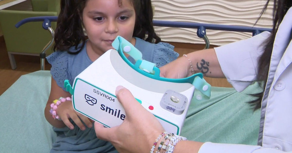 Digital fact headset can help quiet youthful sufferers at Nicklaus Kid’s Medical center