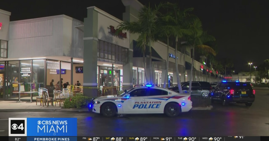 20 persons hurt just after driver crashes into Thai Food Restaurant in plantation, officers say 20 persons hurt just after driver crashes into Thai Food Restaurant in plantation, officers say