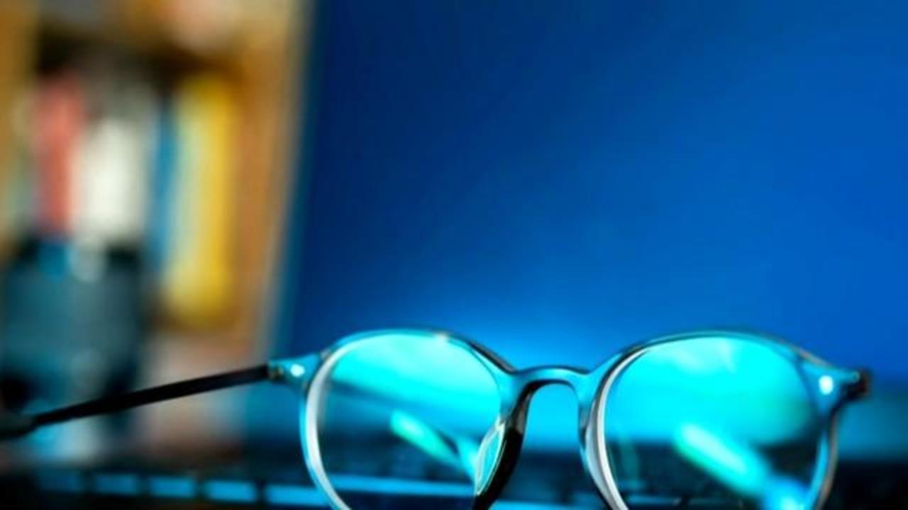 Blue-light glasses don't help with eye strain, major study says