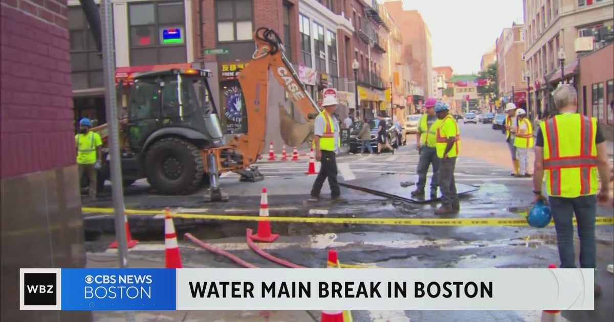 Streets partially closed in Chinatown due to water main break - CBS Boston