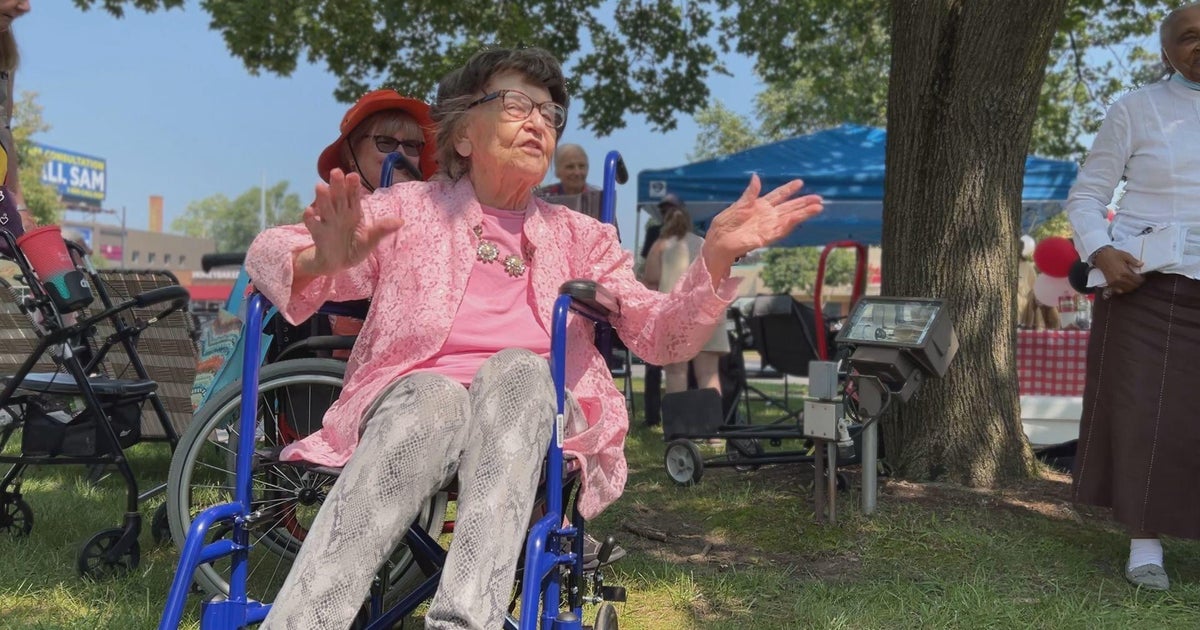 102-year-old woman celebrates birthday while attending her first ...