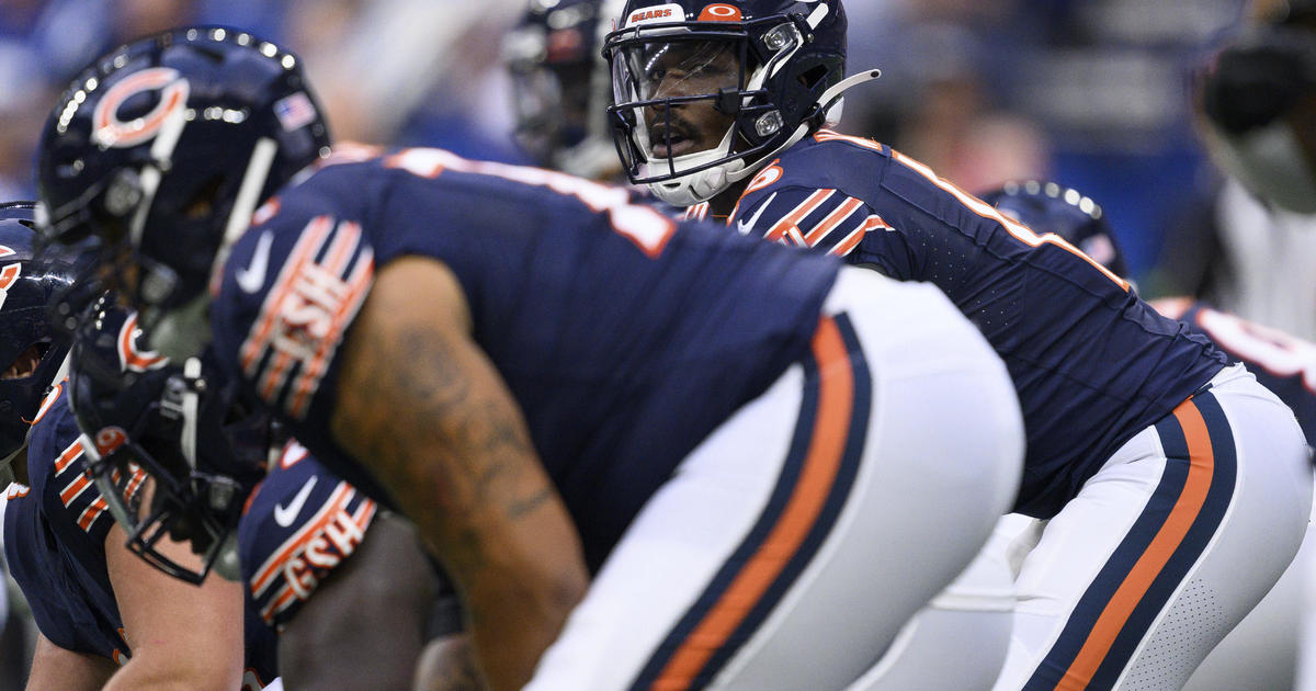 Fields, Bears running game deal with Herbert's injury