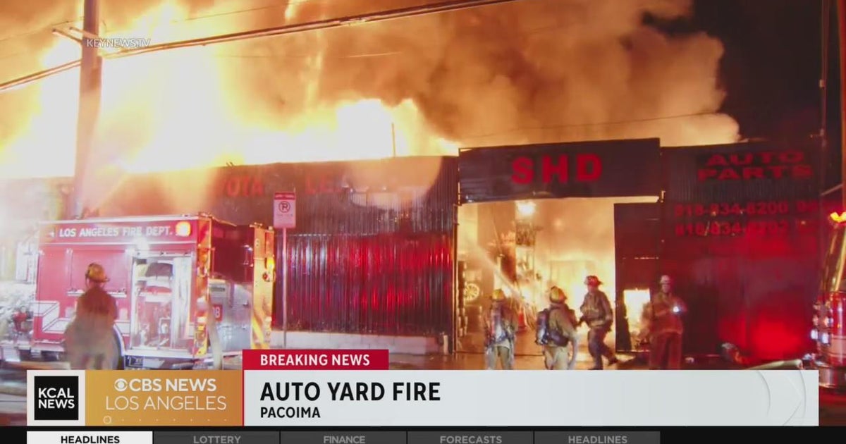 Firefighters battle fire at auto shop in Pacoima - CBS Los Angeles