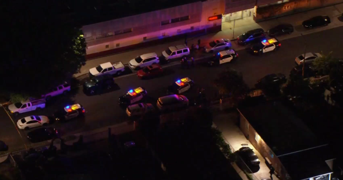 Man hospitalized after being shot in South Los Angeles - CBS Los Angeles