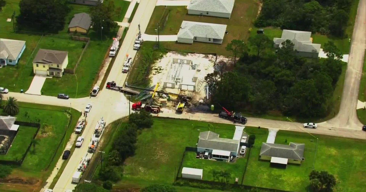 FL: Construction employee dies immediately after crane will make call with electrical power traces
