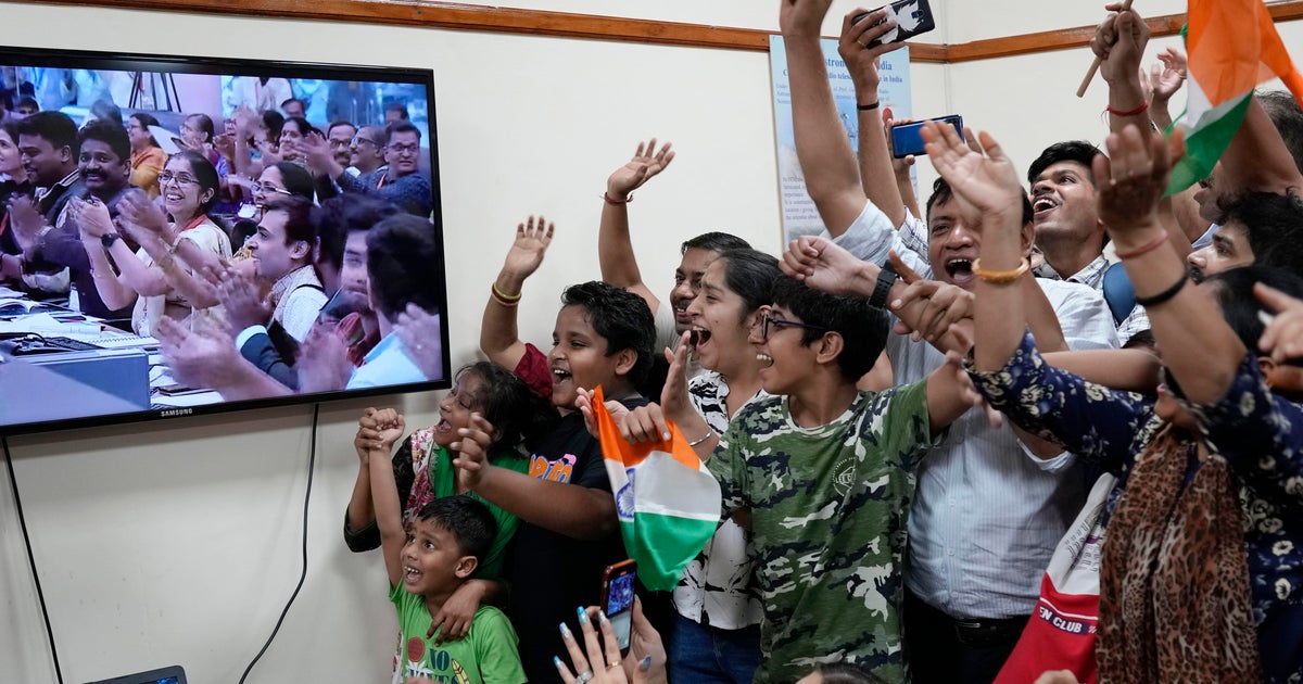 Indiens Mondmission Chandrayaan-3 schreibt Geschichte, nachdem sie in der Nähe der Südpolarregion des Mondes gelandet ist Indiens Mondmission Chandrayaan-3 schreibt Geschichte, nachdem sie in der Nähe der Südpolarregion des Mondes gelandet ist