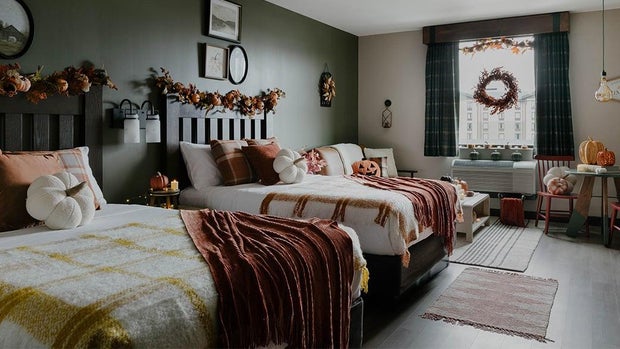 great-wolf-lodge-pumpkinspicesuite-1040x585.jpg