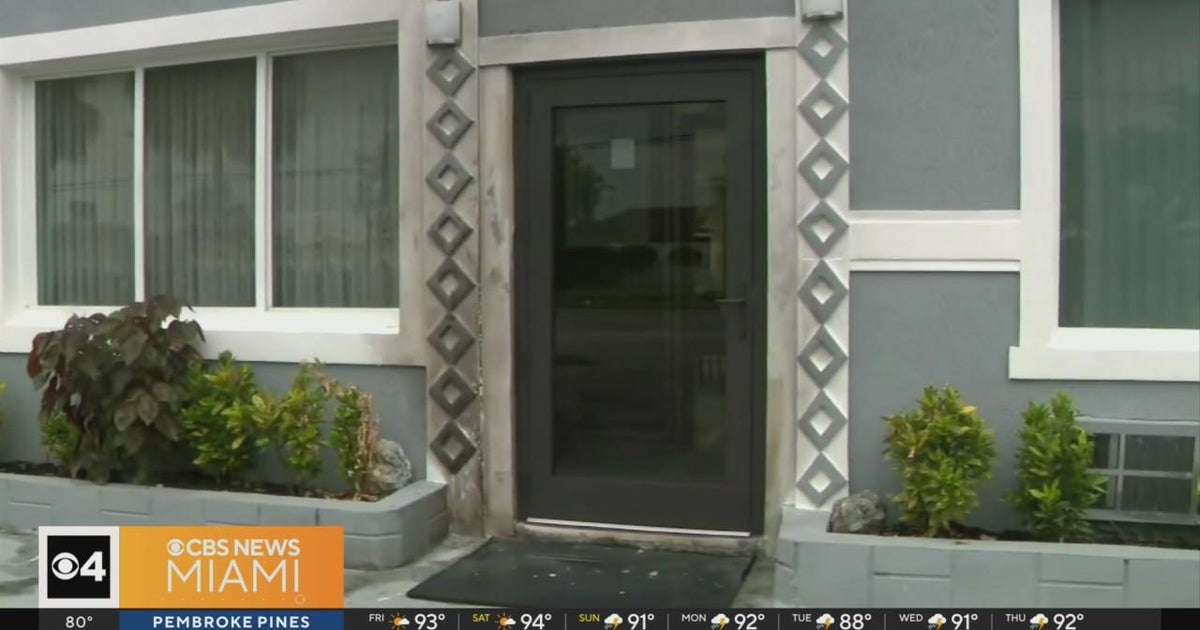 Arsonist set Oakland Park church door on fireplace Arsonist set Oakland Park church door on fireplace