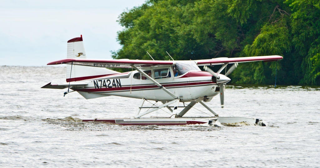 Maryland man survives emergency landing in seaplane ends up in cornfield