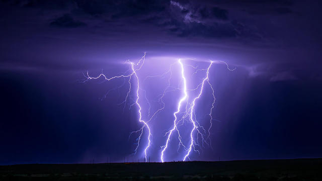 lightning-lori-baileyb-1920-2241559-640x360.jpg 