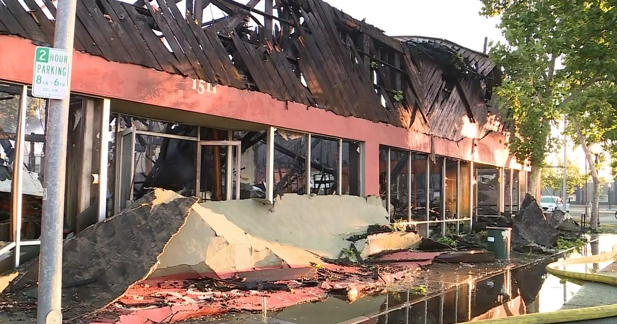Del Paso Boulevard community suspects arson fire destroyed Casa Bella furniture business