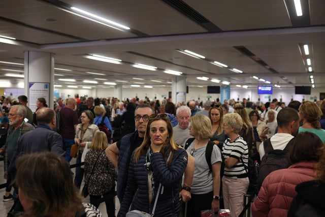 Electronic Passport Gates Go Down Across UK