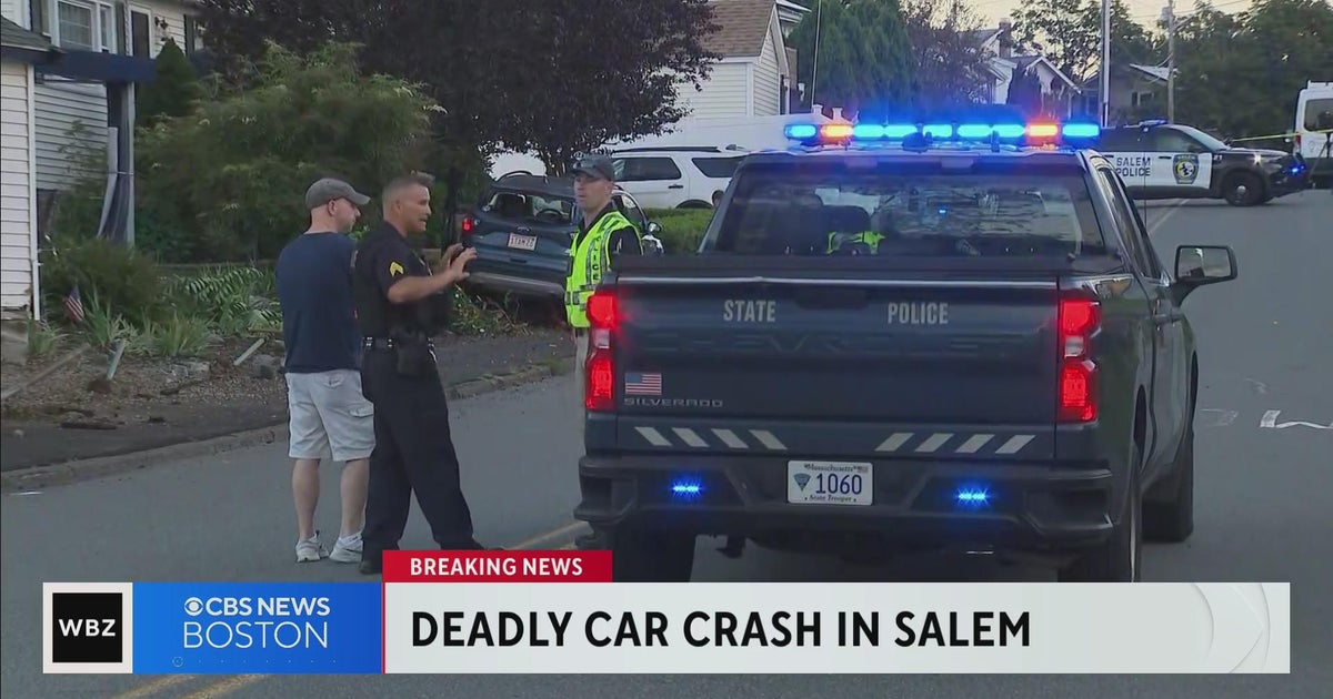 Man dies after car crash in Salem - CBS Boston