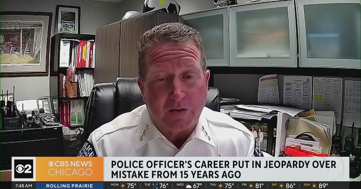 State, local officials back officer decertified over $15 theft in 2008 ...