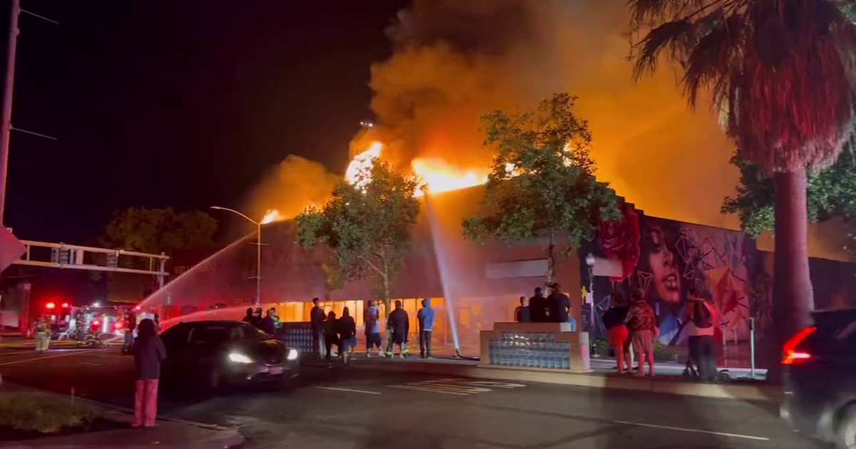 Fire tears through Casa Bella furniture on Del Paso Boulevard in Sacramento