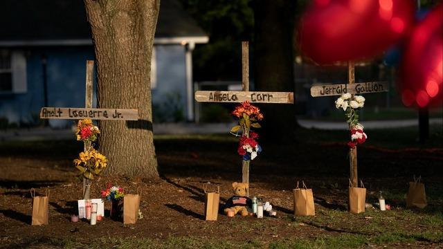 cbsn-fusion-florida-mourns-victims-of-deadly-racist-shooting-thumbnail-2245378-640x360.jpg 