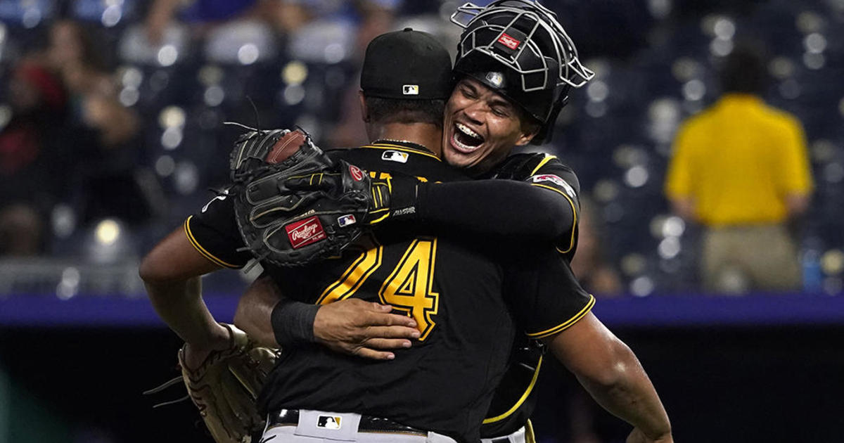 Oviedo pitches 2-hitter for first complete game, leads Pirates over Royals  5-0