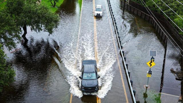 cbsn-fusion-water-still-rising-in-florida-from-hurricane-idalia-thumbnail-2250164-640x360.jpg 