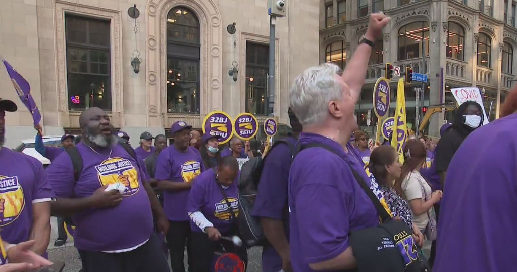 Hundreds of janitors union members rally Downtown for fair wages