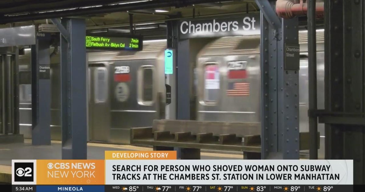 Woman shoved onto subway tracks in Lower Manhattan - CBS New York