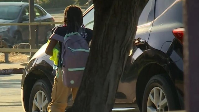 Stranger tries to pick up kid from Sacramento school 