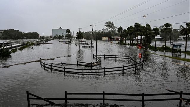 cbsn-fusion-hurricane-idalia-leaves-florida-flooded-thumbnail-2250480-640x360.jpg 