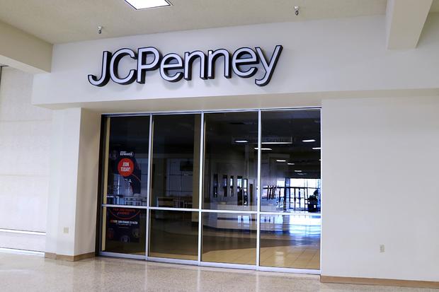 Closed JCPenney store entrance 