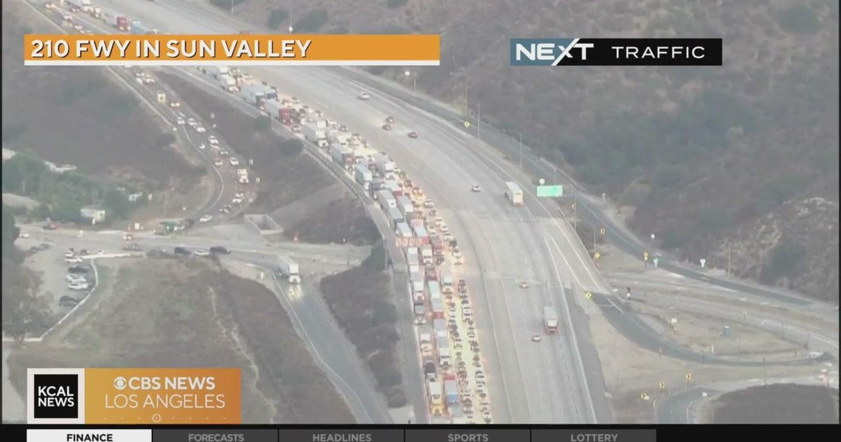 Semi crash causing backups on 210 Freeway in Sun Valley - CBS Los Angeles