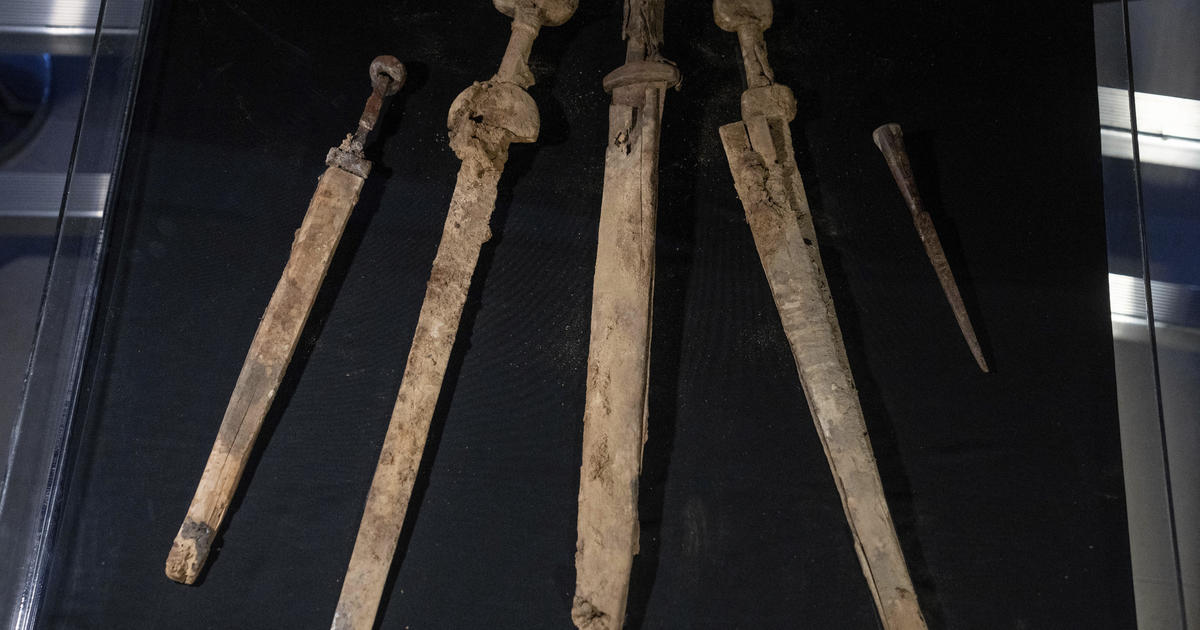 4 меча от римската епоха, открити след 1900 години в пещерата на Мъртво море: „Почти в идеално състояние“
